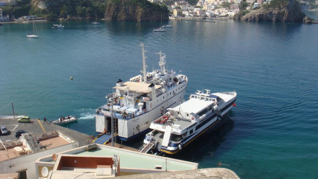 Hotel Del Capitano Ponza Kültér fotó